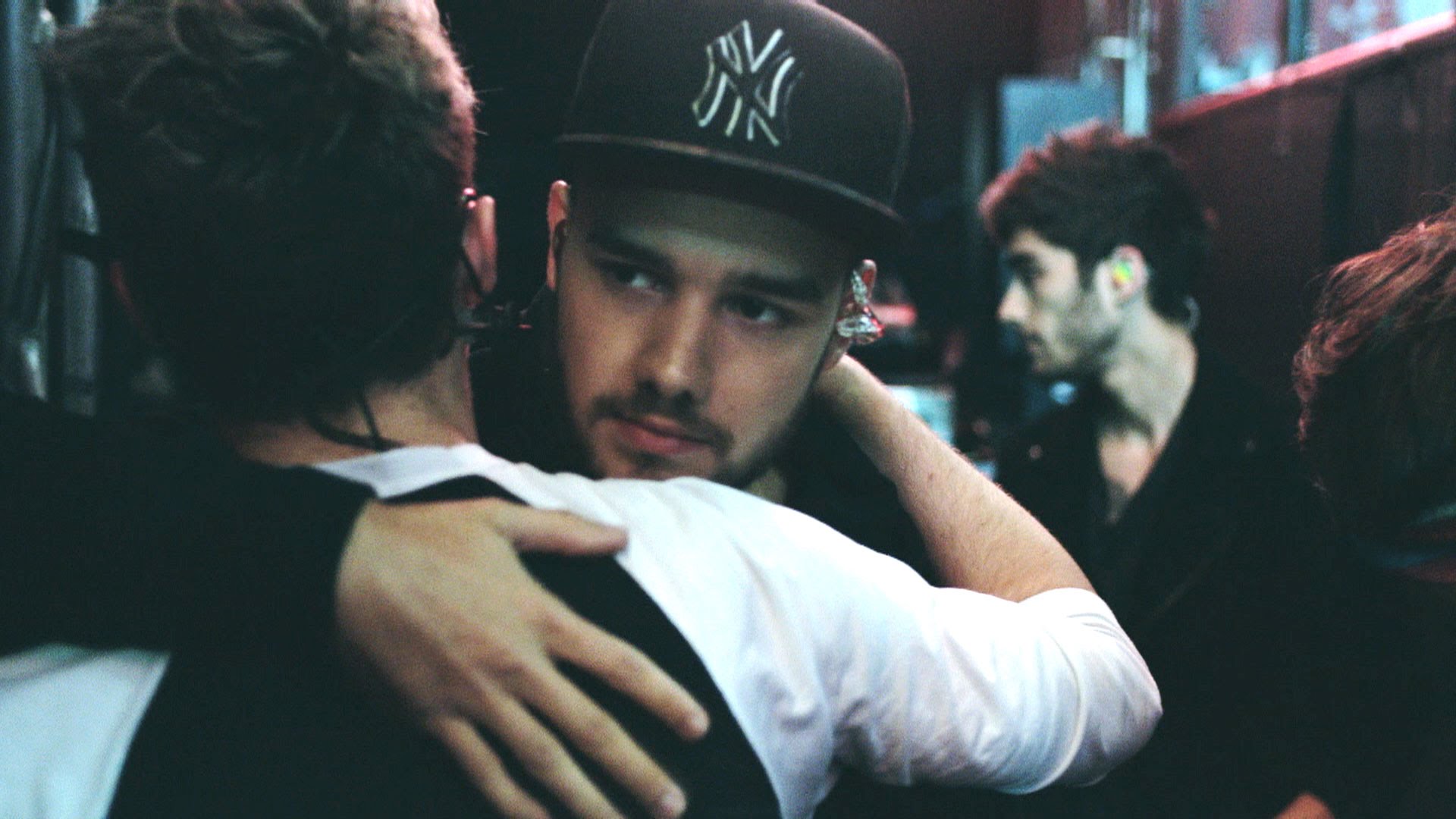 Taking the stage. Future - crushed up. Long run. 39 party. Дрим итс импосибл.