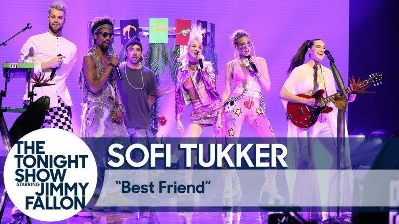 Sofi tukker best. Софи Туккер best. Софи Такер Бест френд. Best friend Sofi. Sofi Tukker best friend текст песни.